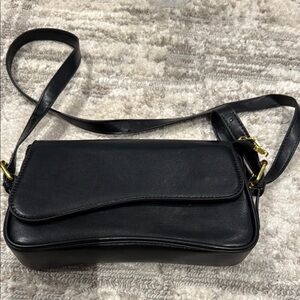Elegant Black Leather Shoulder Bag